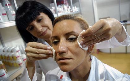 Nativa Farmcia e Manipulao Que tal usar creme de veneno de cobra? A indstria de cosmticos no cansa de procurar novas frmulas e dessa vez ingredientes bizarros esto fazendo sucesso! Mania entre as celebridades internacionais,...