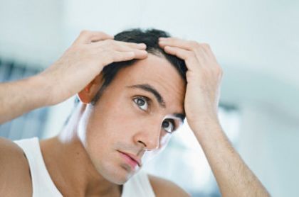 Nativa Farmácia e Manipulação Não dá para impedir o processo, mas é possível tratá-lo precocemente A alopecia androgenética, também conhecida como calvície masculina, é a maior causa da perda dos cabelos nos homens. A...